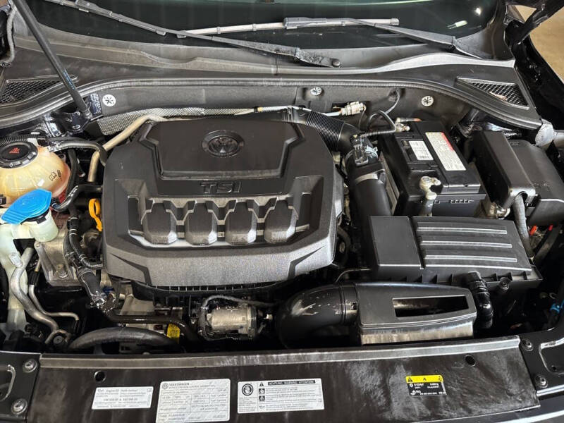 2018 Volkswagen Passat 2.0T R-Line