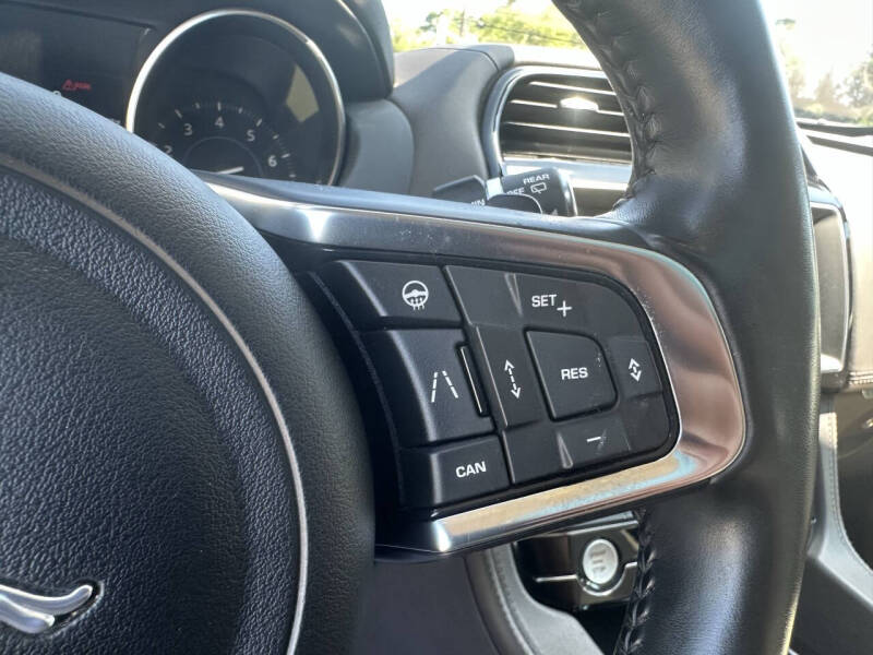 2019 Jaguar F-PACE 25t Prestige