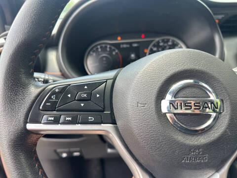 2020 Nissan Kicks SR