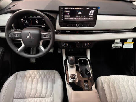 2025 Mitsubishi Outlander SEL