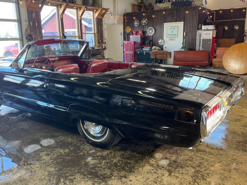 1965 Ford Thunderbird