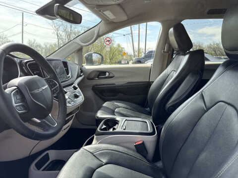 2022 Chrysler Pacifica Hybrid Touring L