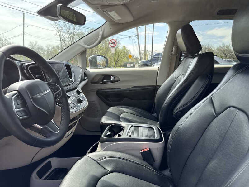 2022 Chrysler Pacifica Hybrid Touring L