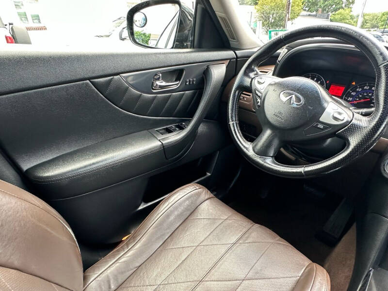 2011 Infiniti FX35