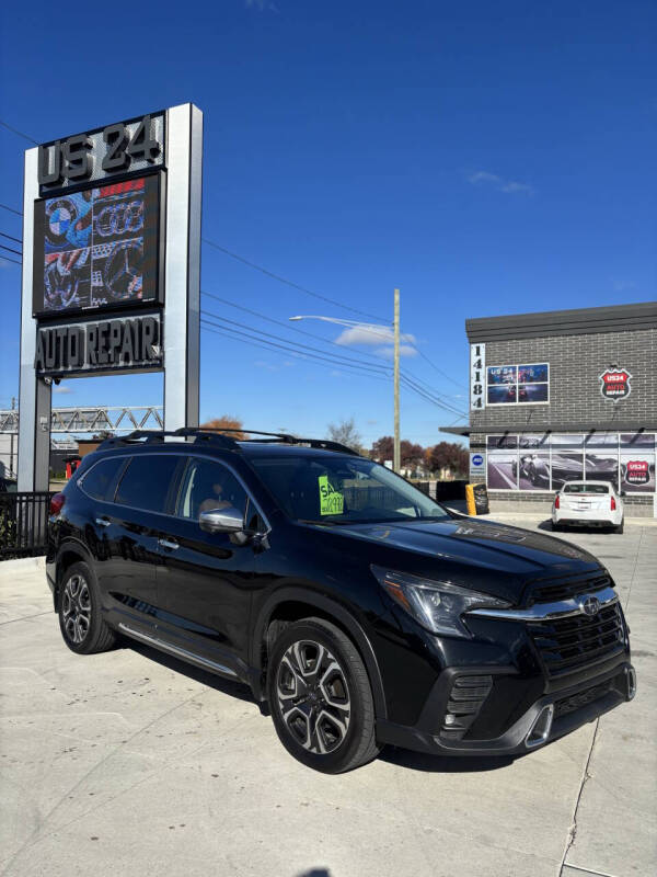 2023 Subaru Ascent Touring's photo