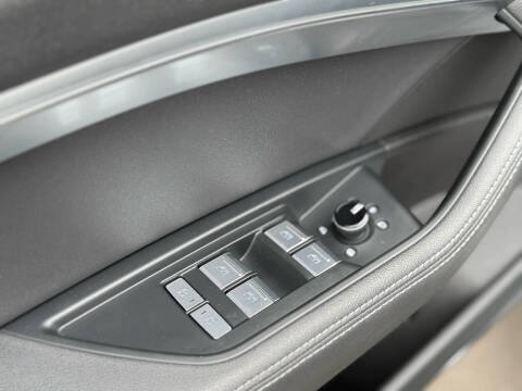 2019 Audi e-tron quattro Premium Plus