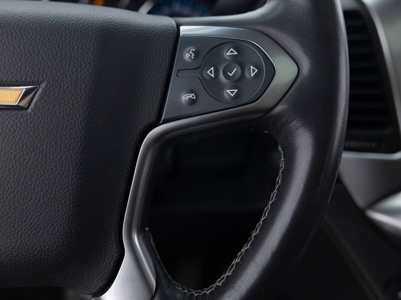 Used Car 2015 Chevrolet Suburban  Ltz 4x4 4dr Suv For Sale Under $25,000 In Coal City, Illinois