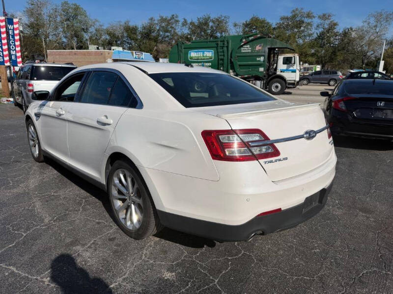 2017 Ford Taurus Limited