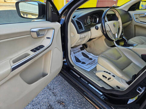 2016 Volvo XC60 T5 Drive-E Premier