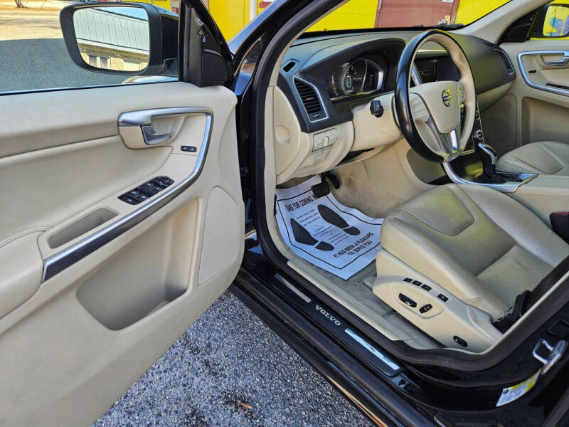 2016 Volvo XC60 T5 Drive-E Premier