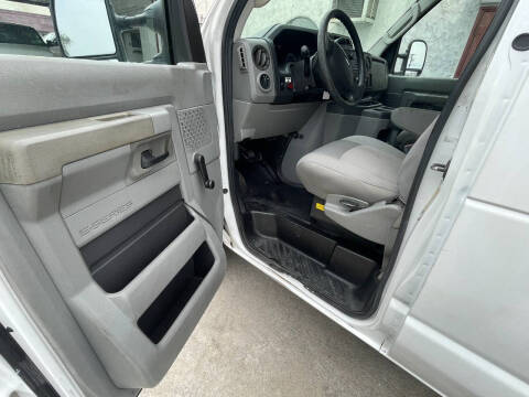 2010 Ford E-Series E-250