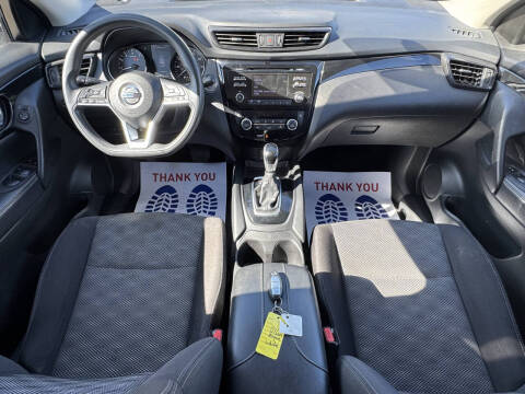 2017 Nissan Rogue Sport SV