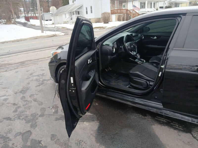 2021 Kia Forte GT Line