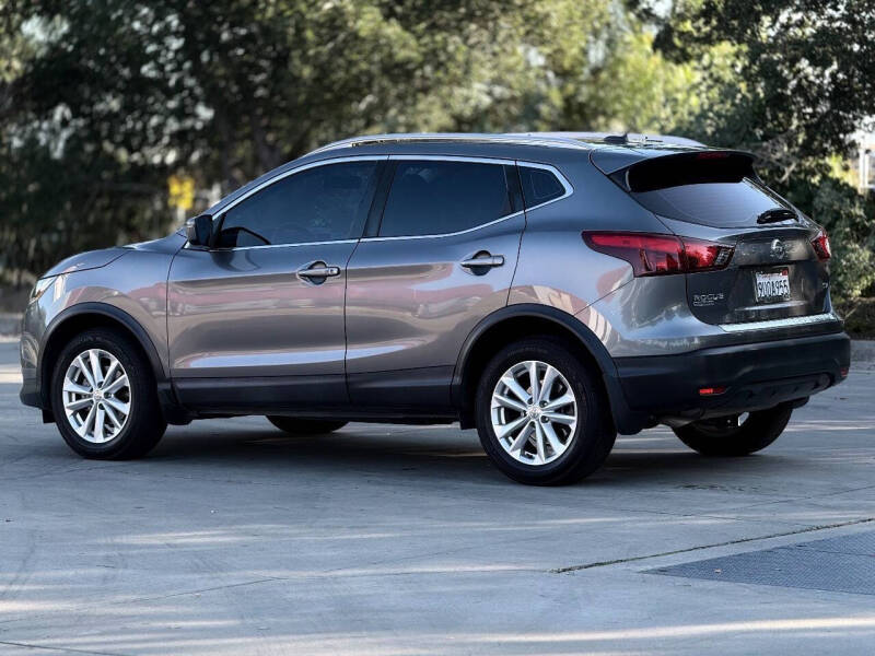2017 Nissan Rogue Sport SV