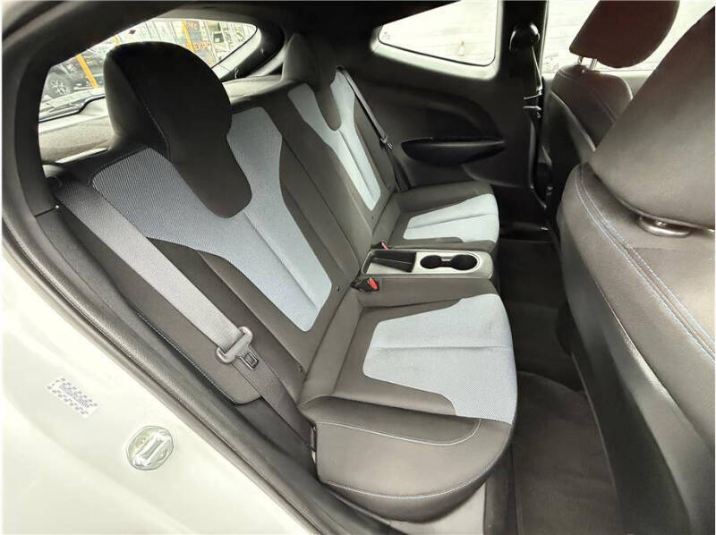 2020 Hyundai Veloster