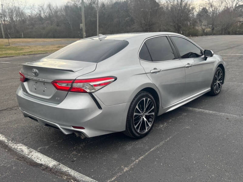 2020 Toyota Camry SE
