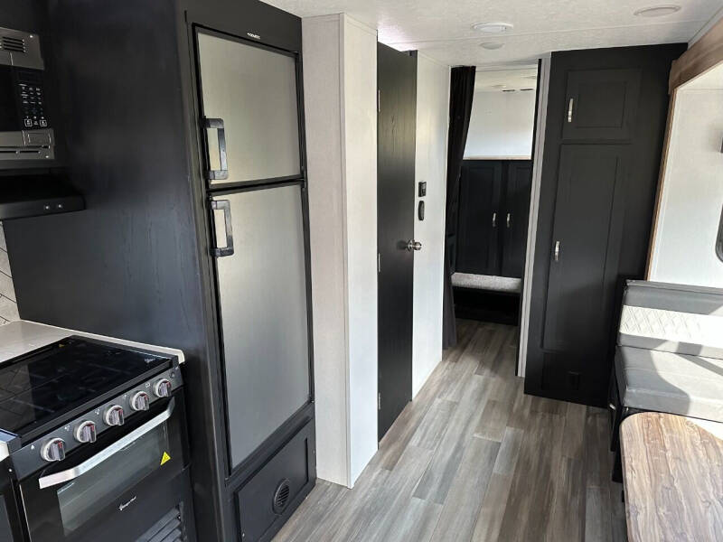 2022 Coachmen RV Freedom Express