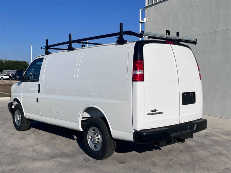 2025 Chevrolet Express 2500