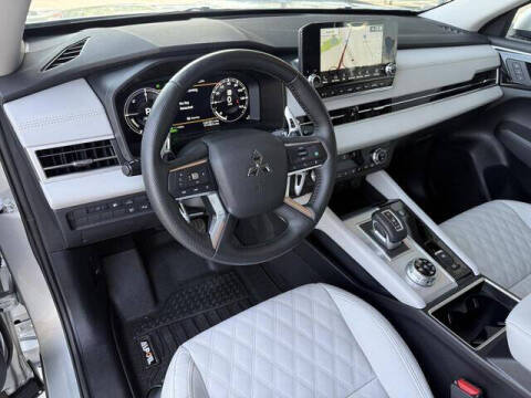 2025 Mitsubishi Outlander PHEV SEL