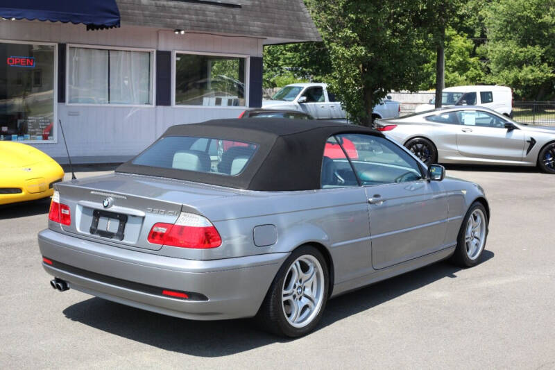 2004 BMW 3 Series 330 photo 11