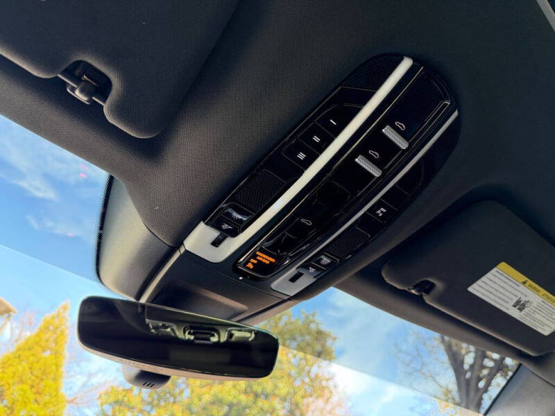 2017 Porsche Panamera 4