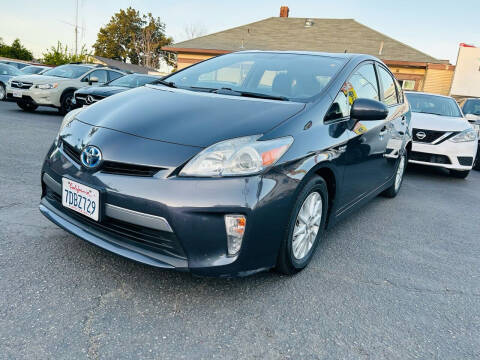 2014 Toyota Prius Plug-in Hybrid for sale at Ronnie Motors LLC in San Jose CA