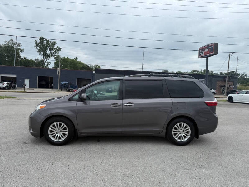 2017 Toyota Sienna XLE 8-Passenger