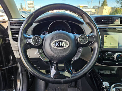 2016 Kia Soul +
