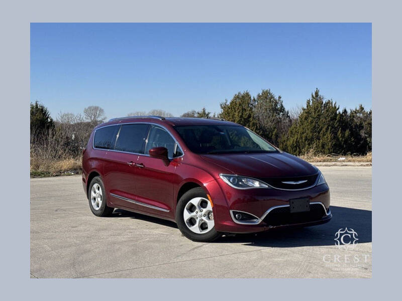 2017 Chrysler Pacifica Touring-L Plus