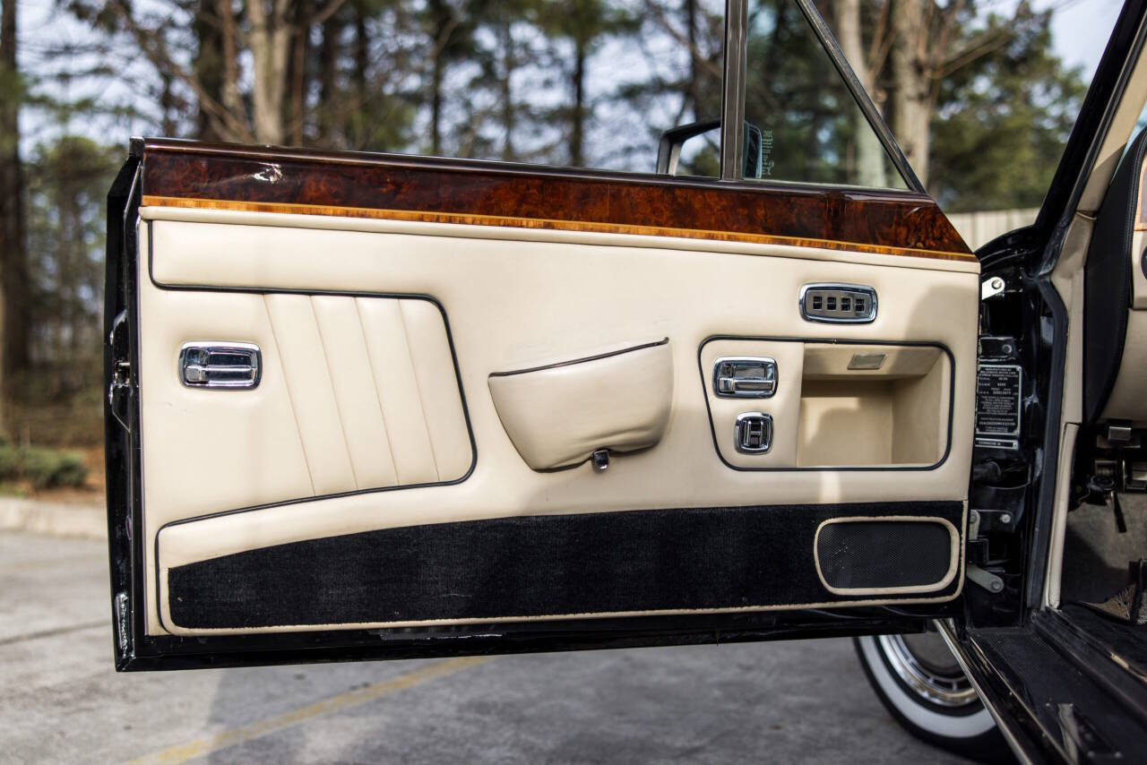 1991 Rolls-Royce Corniche 33