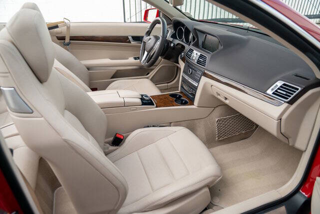 2016 Mercedes-Benz E-Class 33