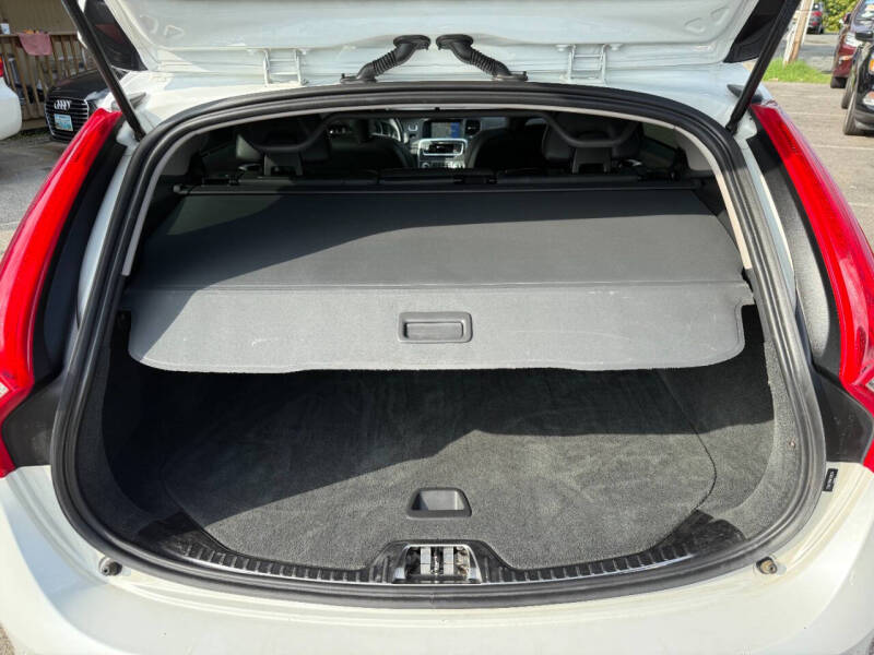 2015 Volvo V60 Cross Country T5 Platinum