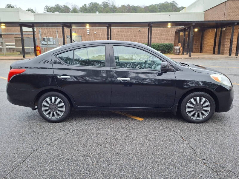 2012 Nissan Versa 1.6 SV