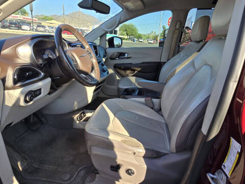 2017 Chrysler Pacifica Touring-L
