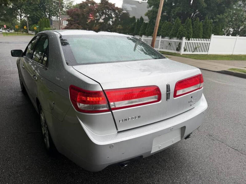 2011 Lincoln MKZ