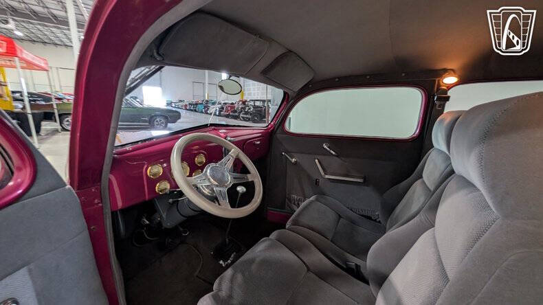 1937 Ford Tudor