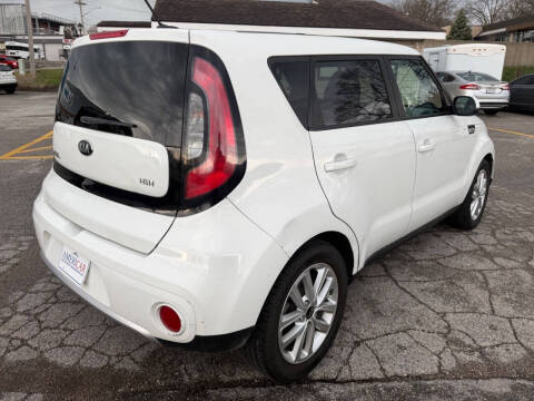 2017 Kia Soul +