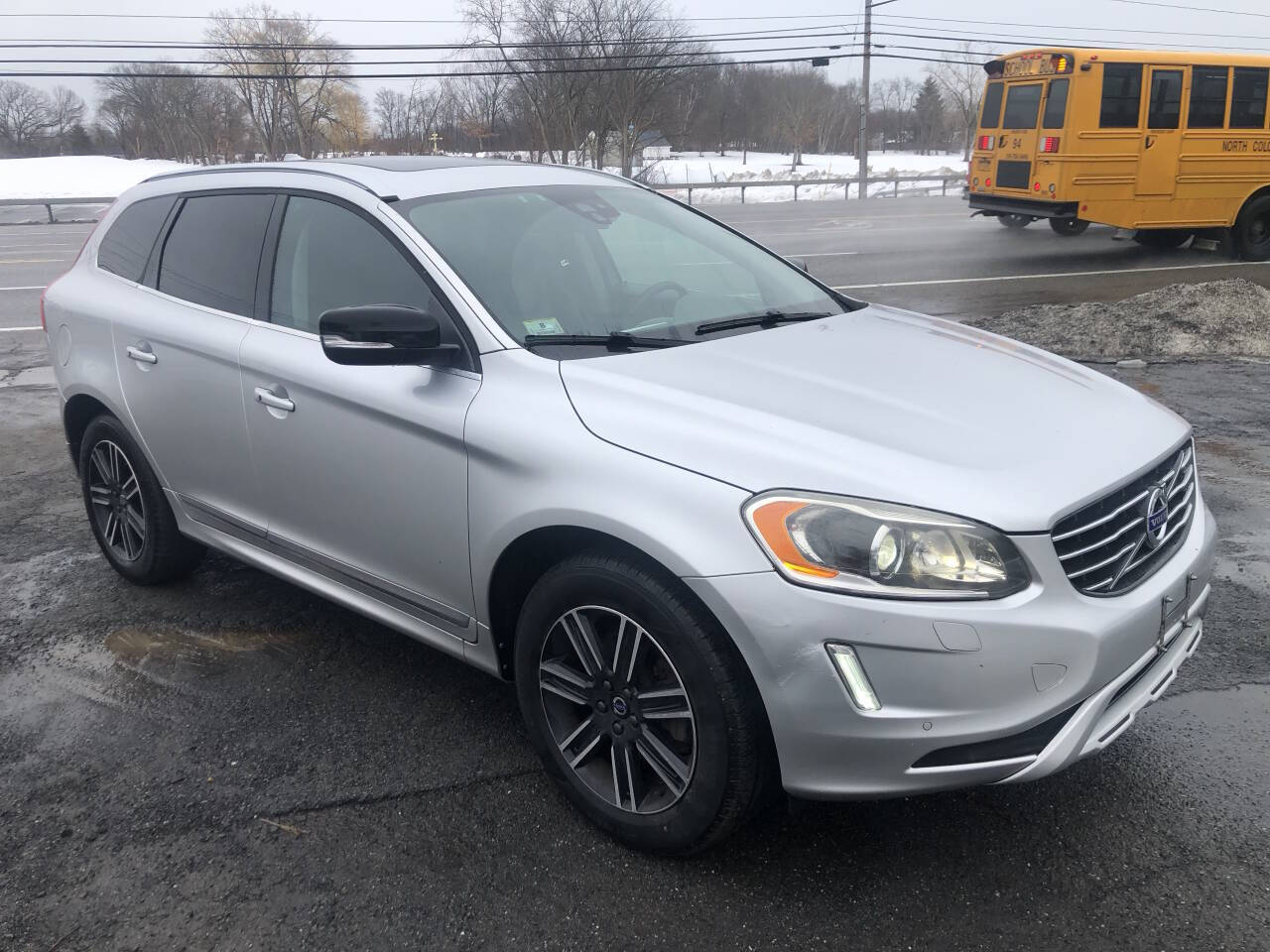 Gold 2017 Volvo XC60 T5 Dynamic AWD T5 Dynamic 4dr SUV 1