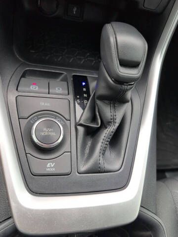 2022 Toyota RAV4 Hybrid XLE