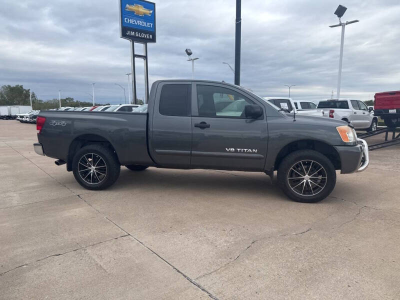 2011 Nissan Titan SV