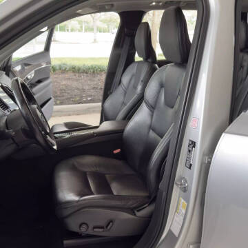2019 Volvo XC90 T6 Momentum