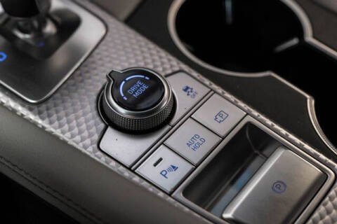 2023 Genesis G70