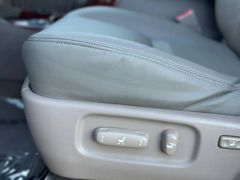 2005 Toyota Sequoia Limited