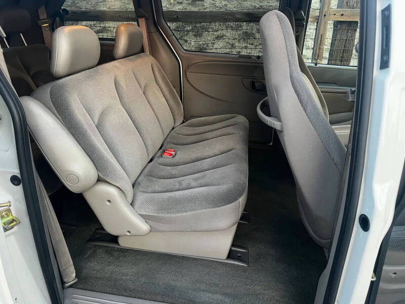 2003 Dodge Caravan SE