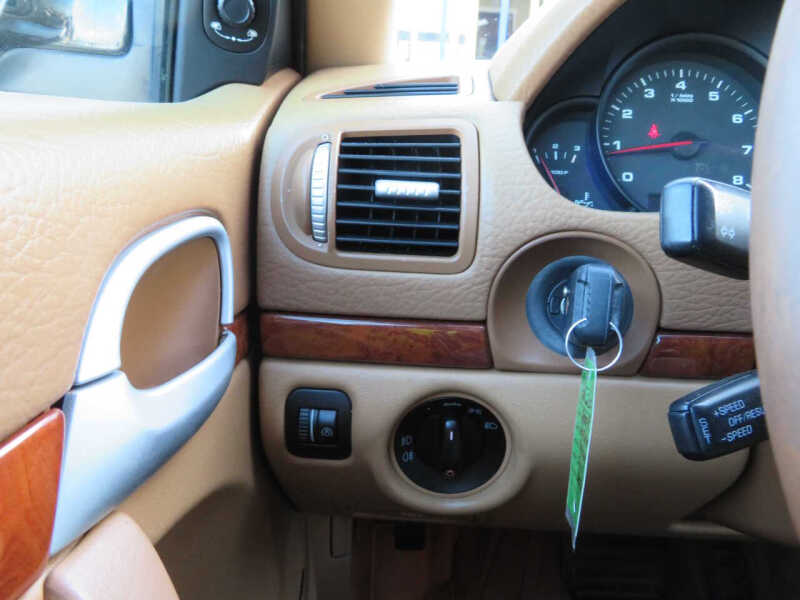 2004 Porsche Cayenne Tiptronic