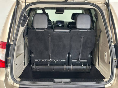 2014 Chrysler Town and Country Touring