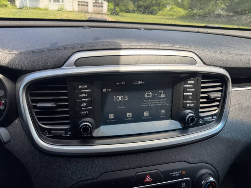 2019 Kia Sorento S - Photo 16