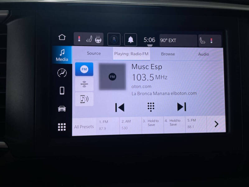 2024 Chrysler Voyager LX