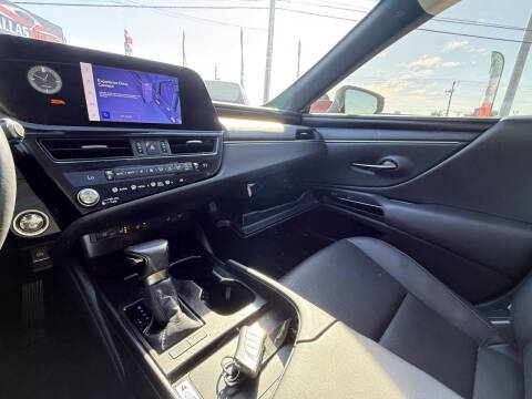 2024 Lexus ES 300h F SPORT Design