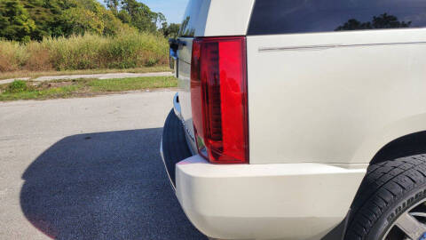 2012 Cadillac Escalade Luxury